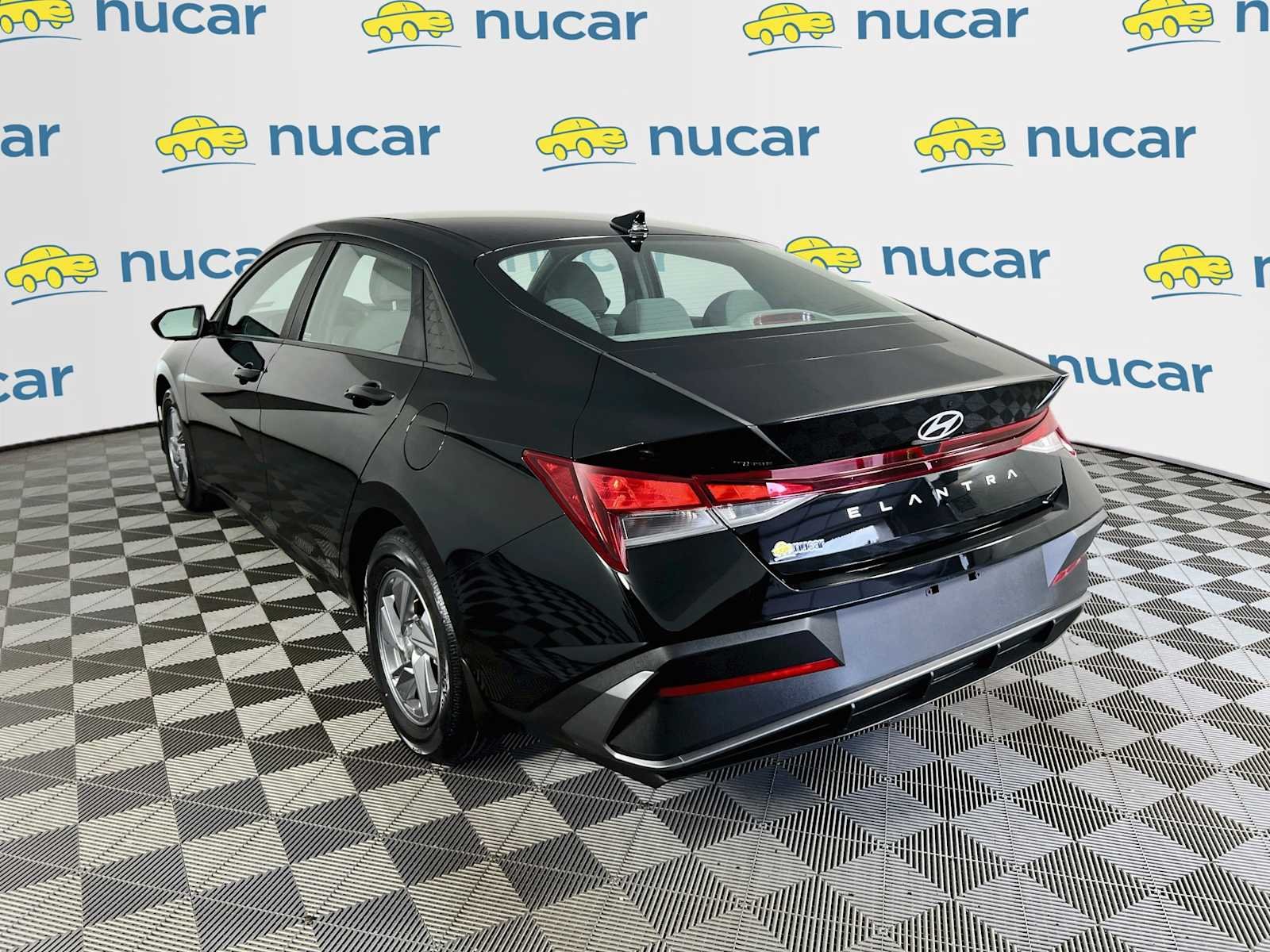 Used 2024 Abyss Black Hyundai SE image 5