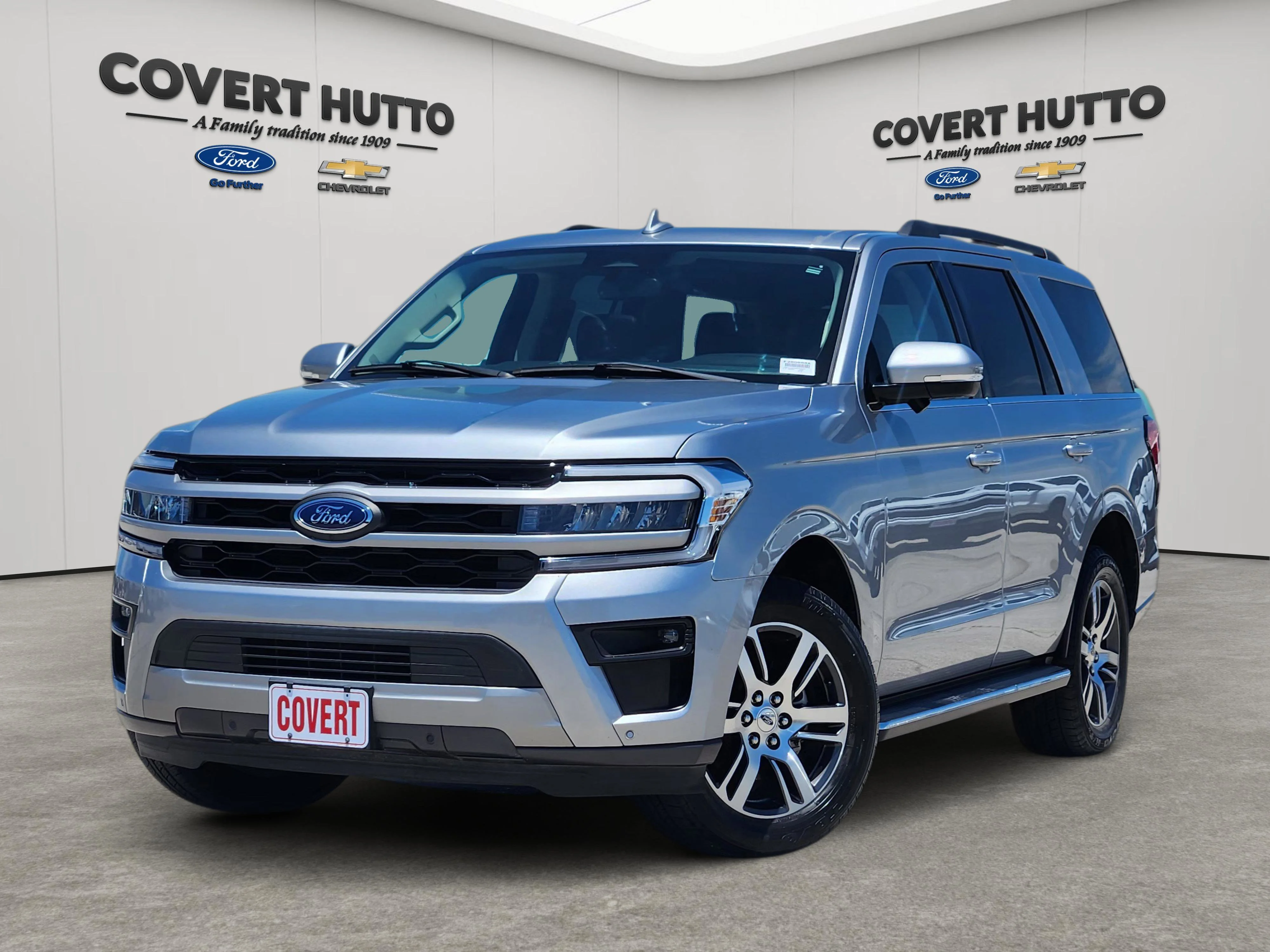 Used 2022 Silver Ford XLT image 1