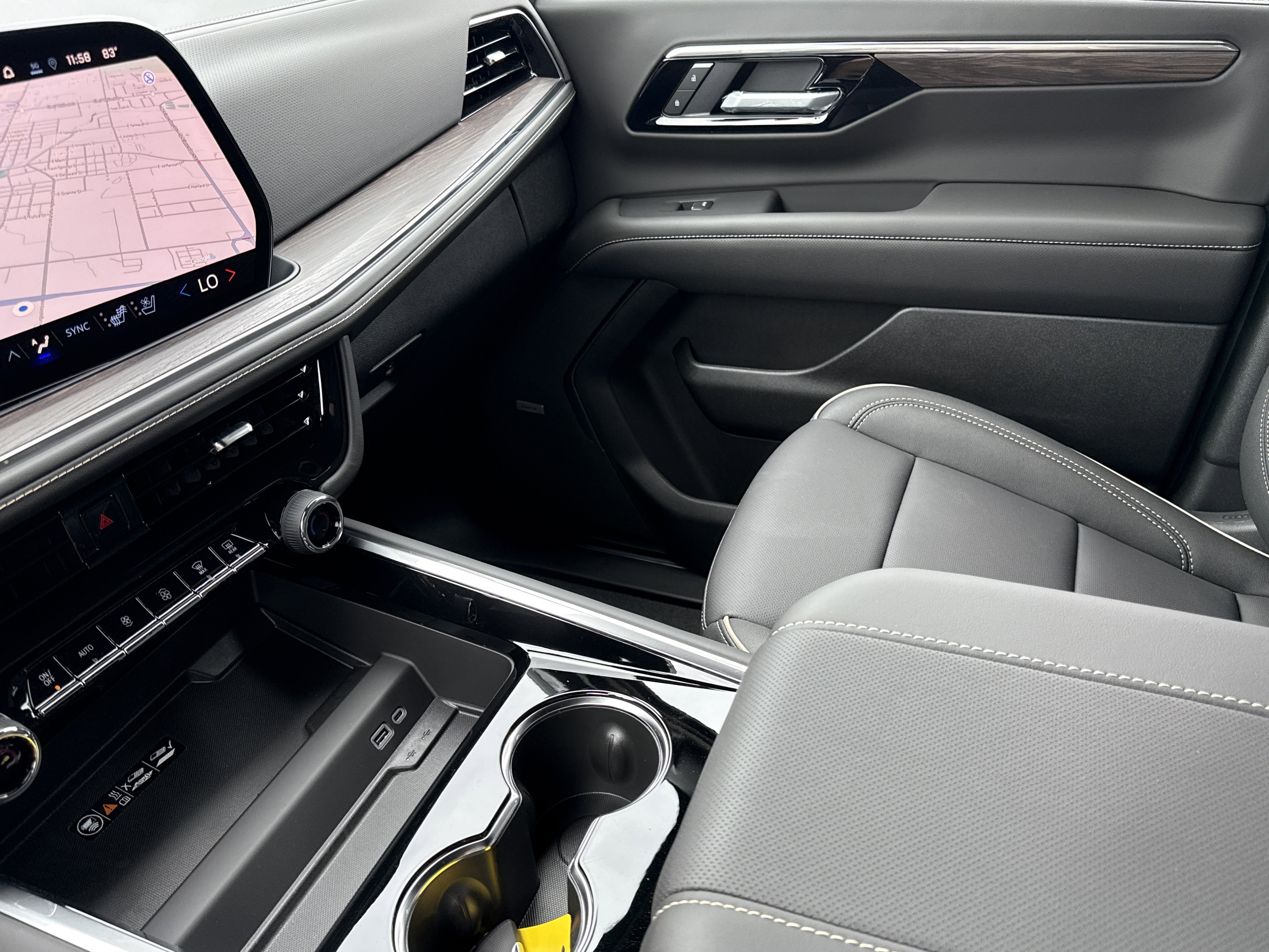 2026 Chevrolet Suburban Premier - Photo 25
