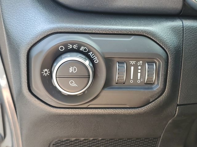 Used 2021 Gray Jeep Mojave image 22