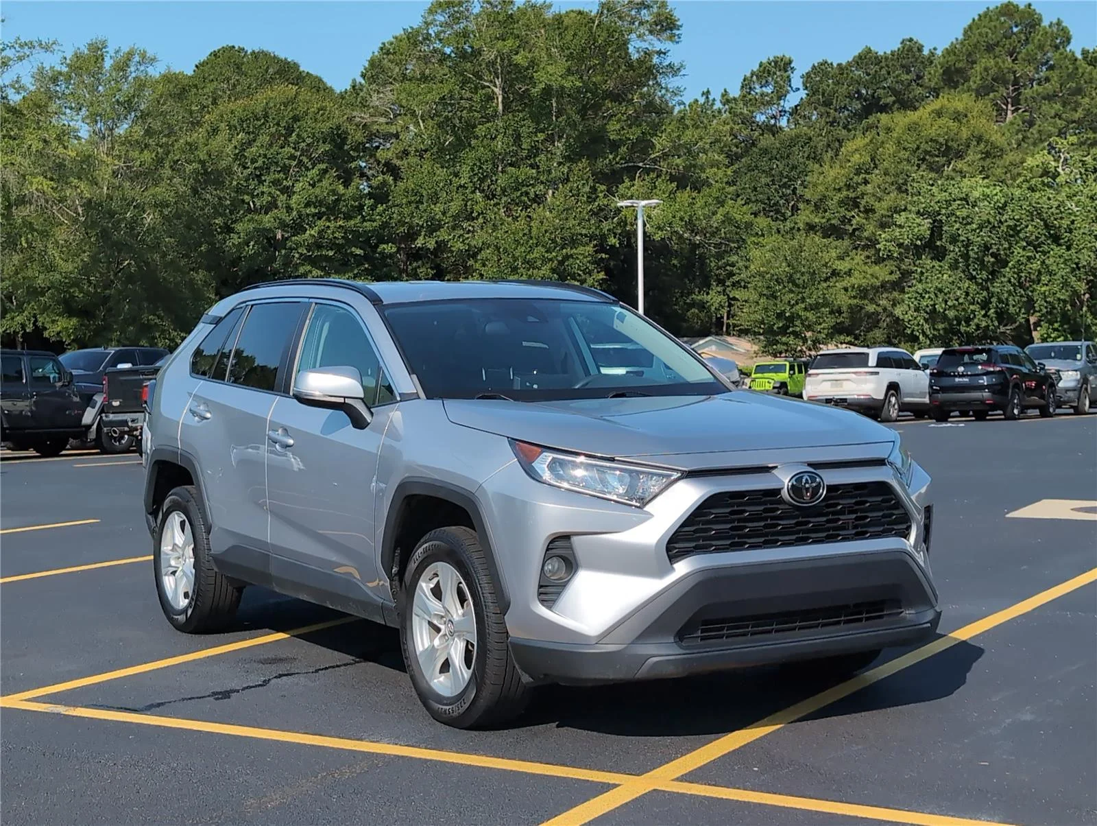 Used 2020 Silver Sky Metallic Toyota XLE image 9