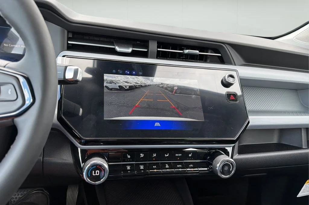 New 2027 Summit White Chevrolet LT image 23