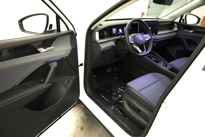 New 2026 White/off-white Volkswagen 2.0T SE image 9