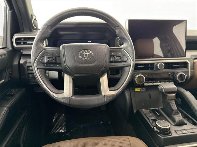 Certified Used 2025 BLACK Toyota  image 33