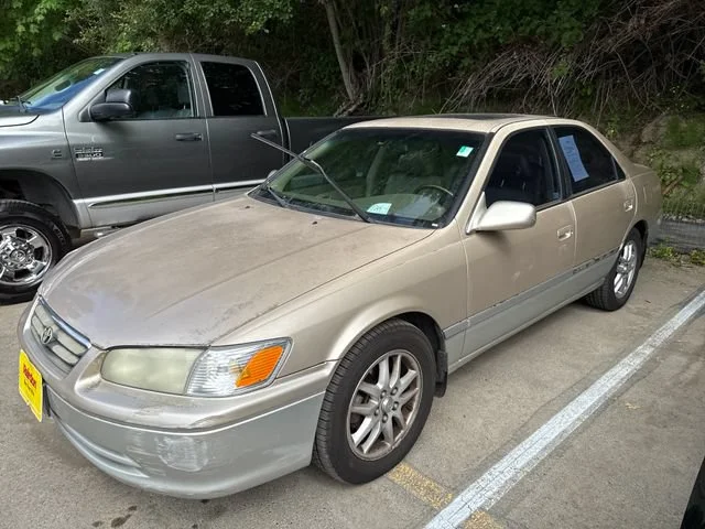 Used 2001  Toyota LE image 3