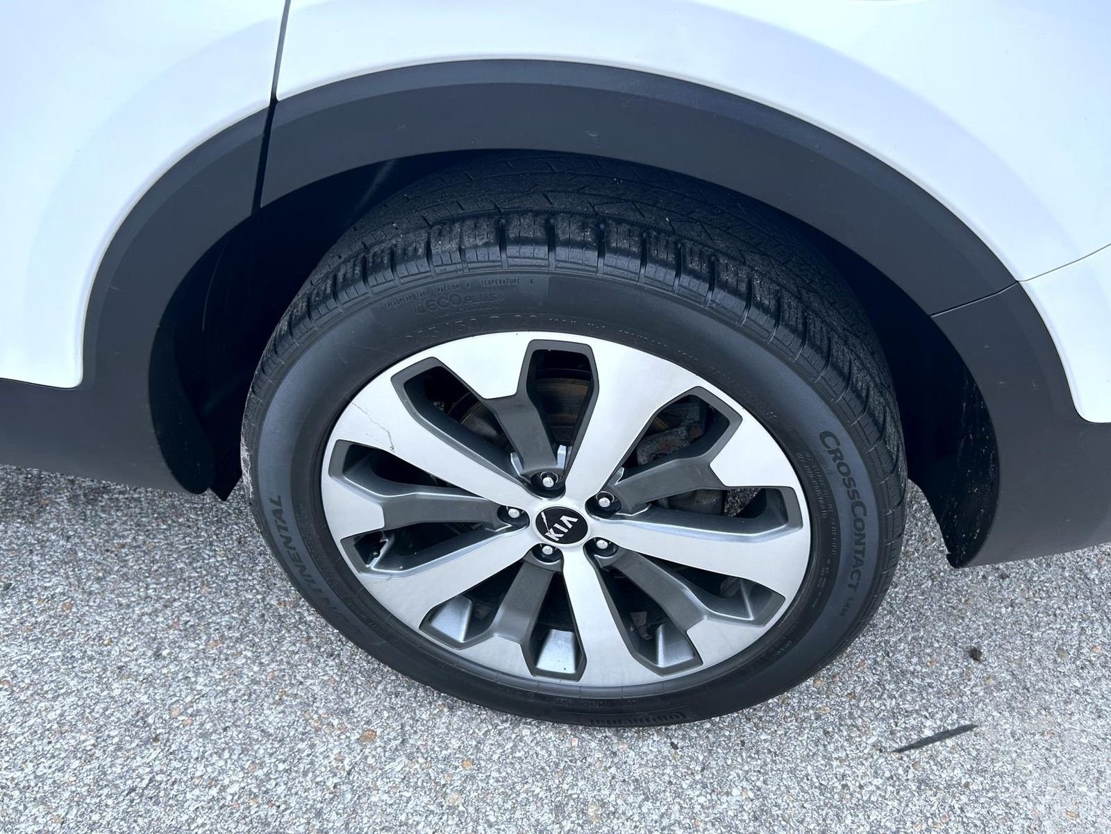 Used 2020 White Kia S image 24