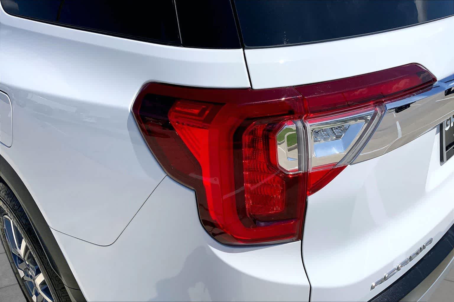 Used 2023 Summit White GMC SLT image 53
