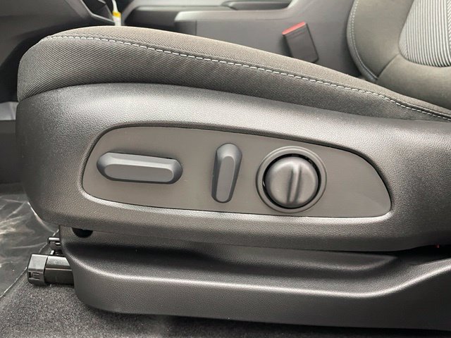New 2027 Mosaic Black Metallic Chevrolet LT image 10