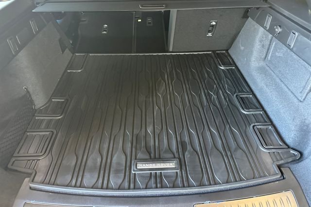 New 2026 Arroios Grey Land Rover P250 Base image 14