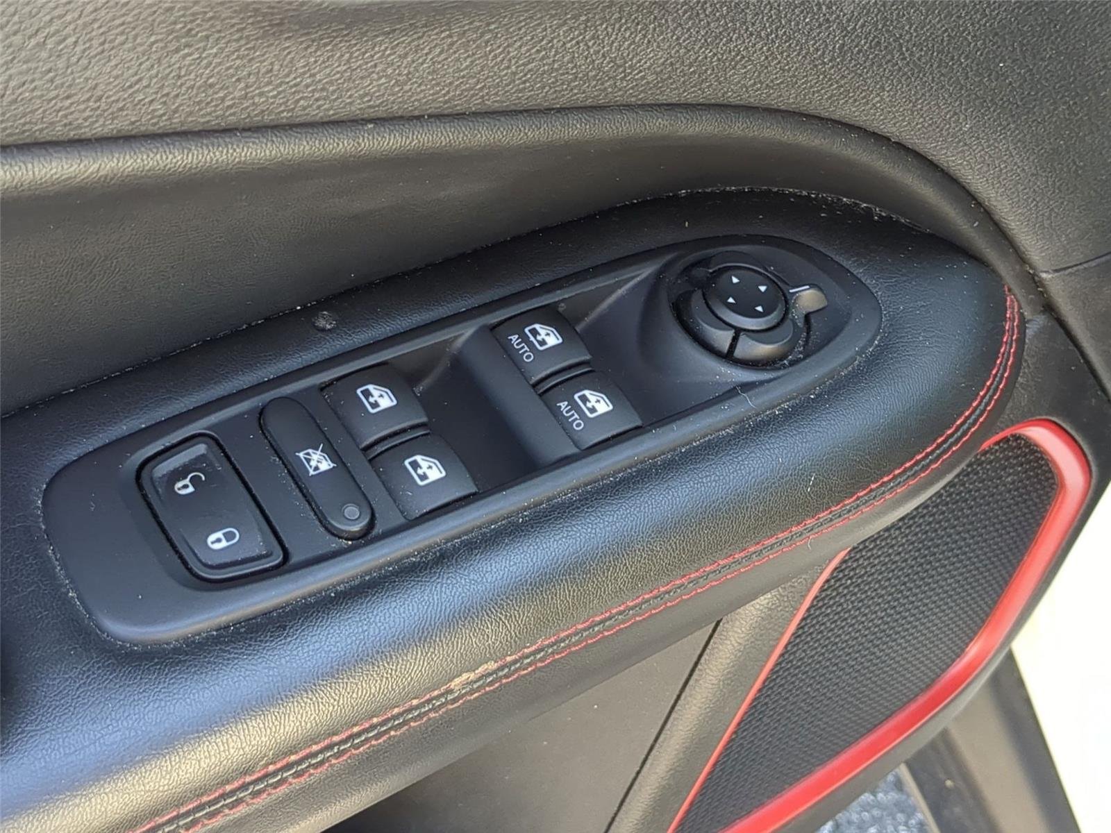 Used 2019 White Clearcoat Jeep Trailhawk image 16