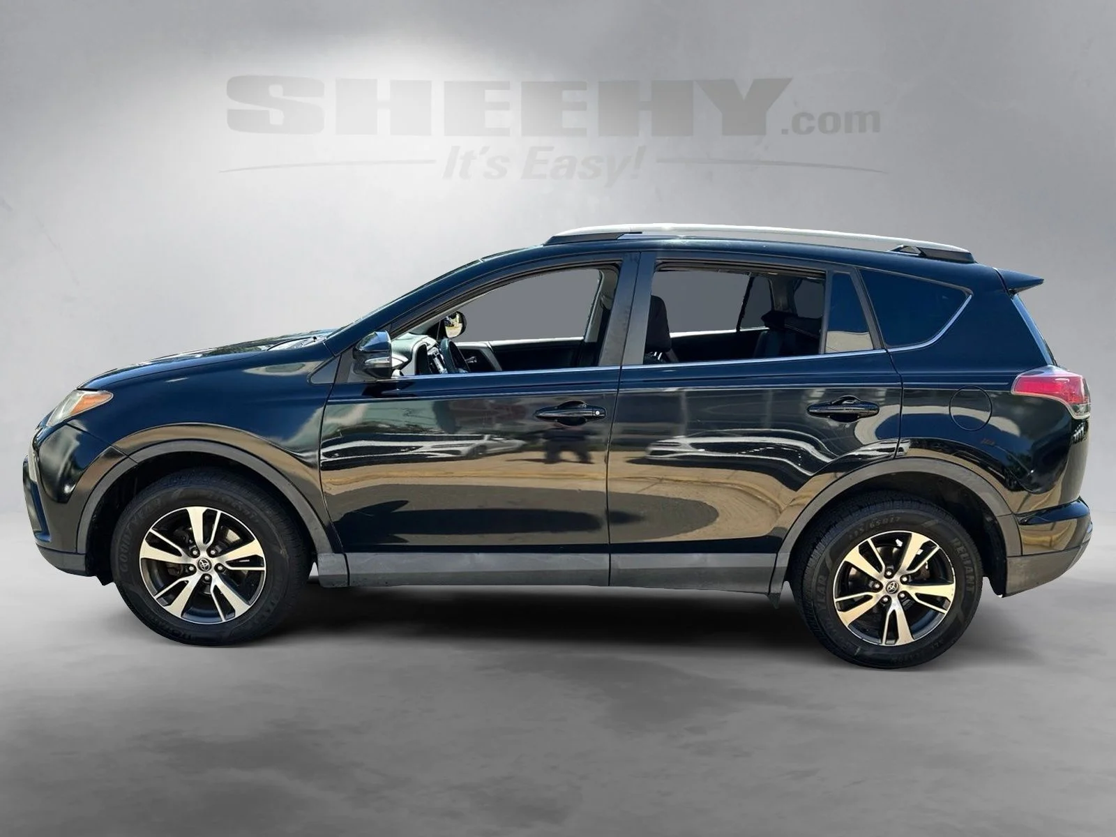 Used 2017 Black Toyota XLE image 16