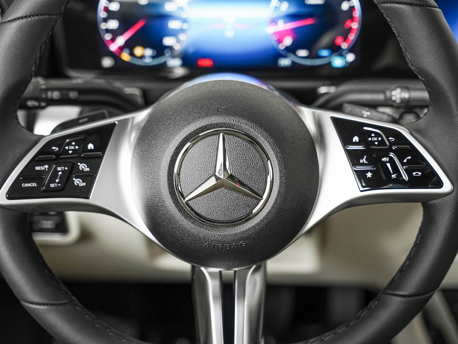New 2026 Cosmos Black Metallic Mercedes-Benz GLB 250 image 15