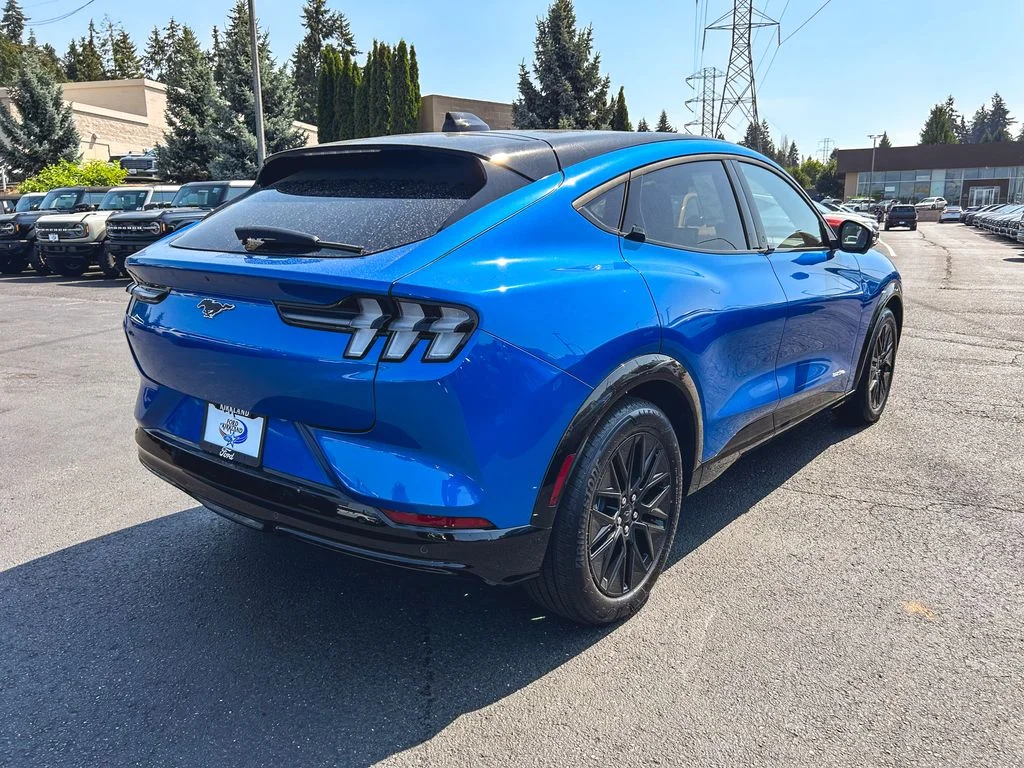 New 2026 Velocity Blue Metallic Ford Premium image 7