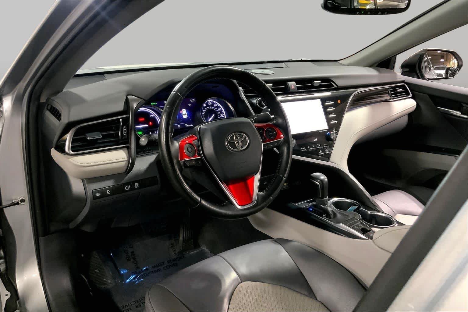 Certified Used 2020 Celestial Silver Metallic Toyota Hybrid XLE image 18