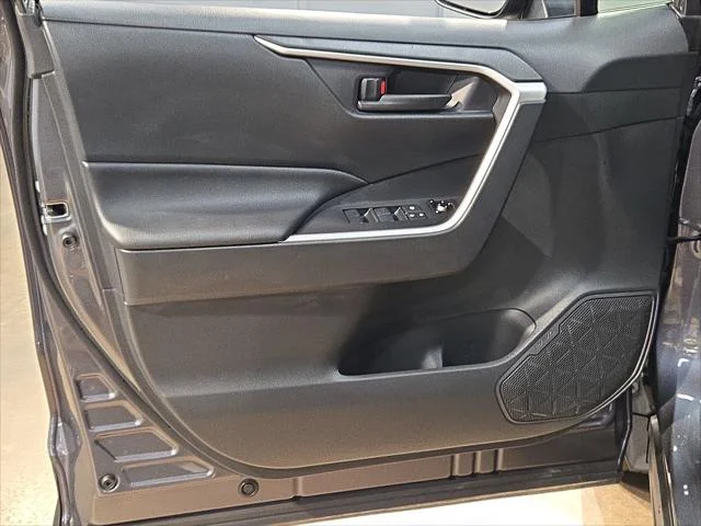 Certified Used 2025 MAGNETIC GRAY MET. Toyota  image 20