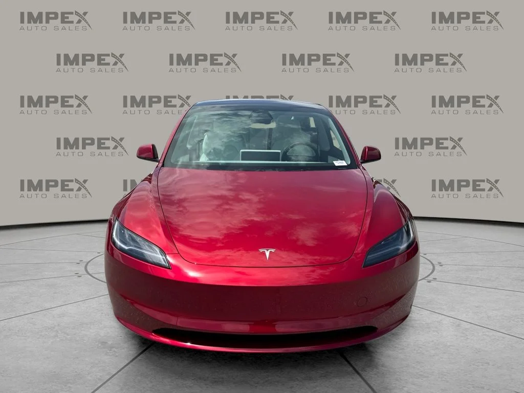 Used 2024  Tesla Base image 8