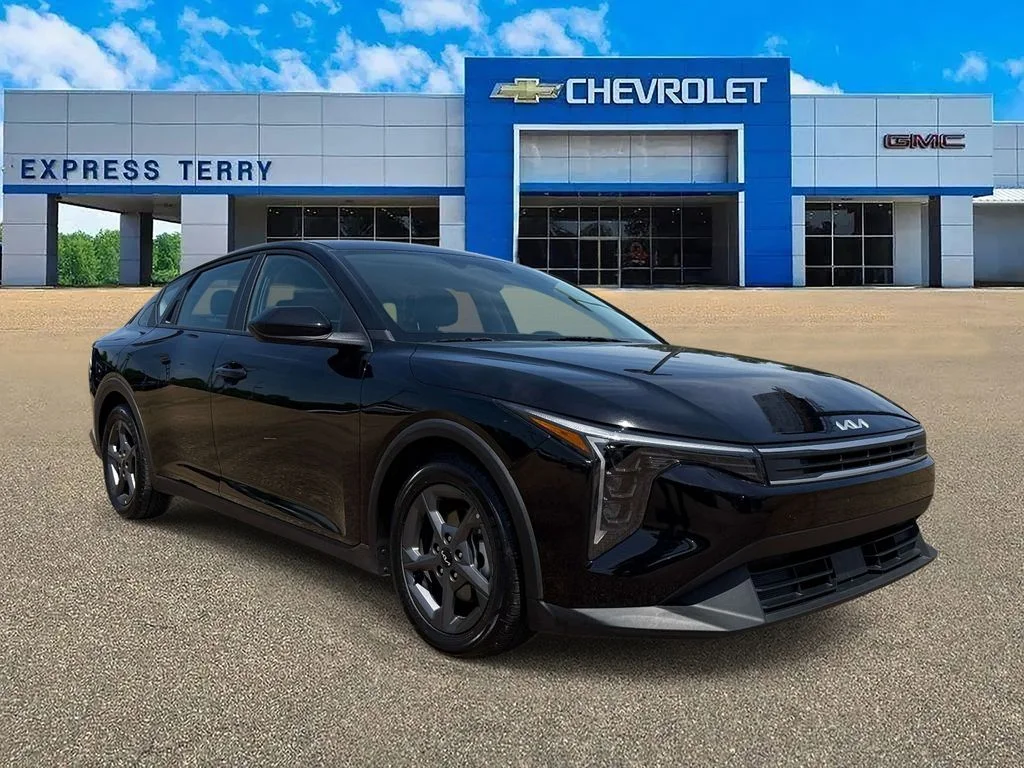 2025 Kia K4 LXS AT's photo