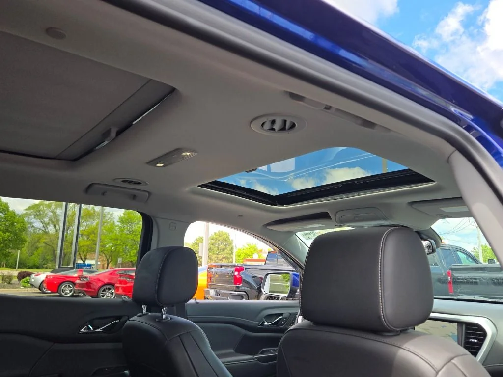 Used 2023 Blue GMC SLT image 10