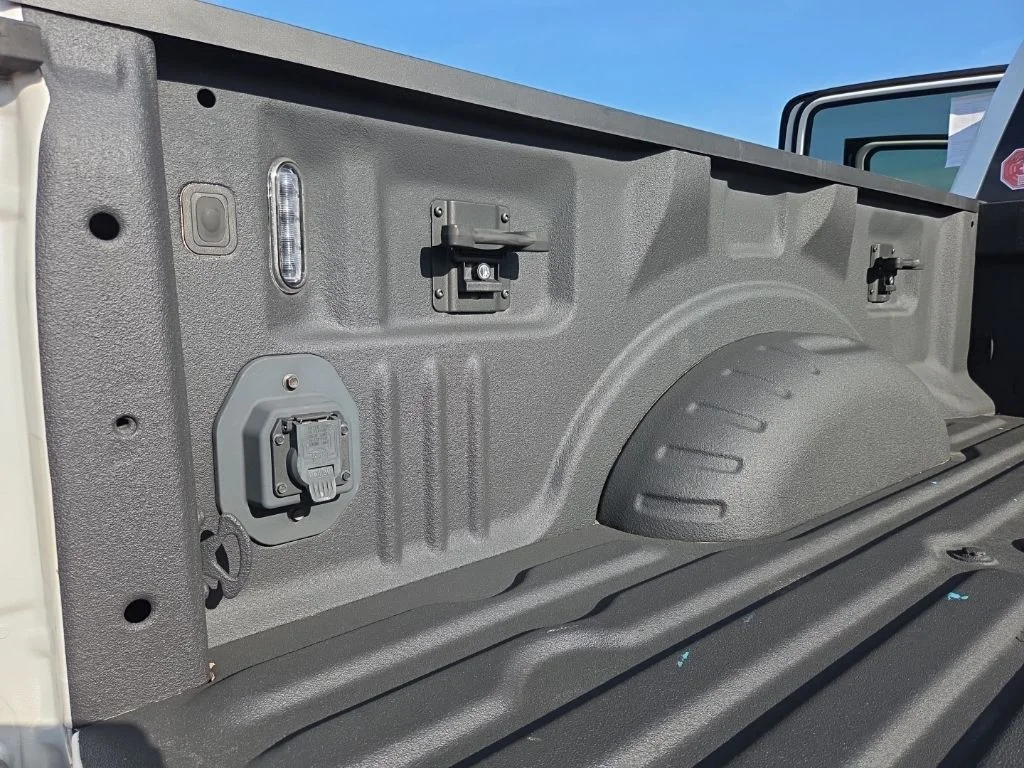 Used 2019 White Ford Lariat image 24