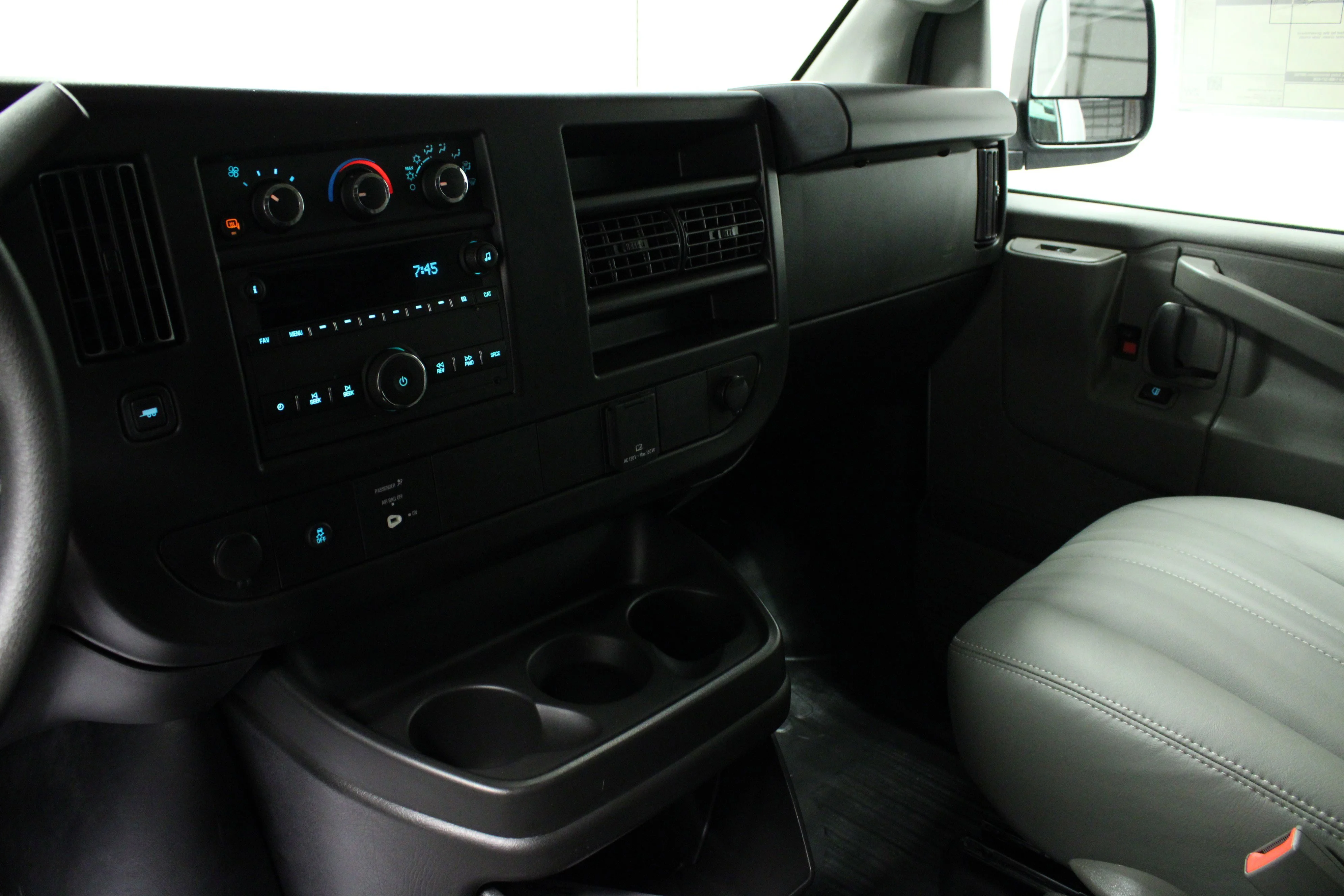 New 2026 Summit White GMC Work Van image 18