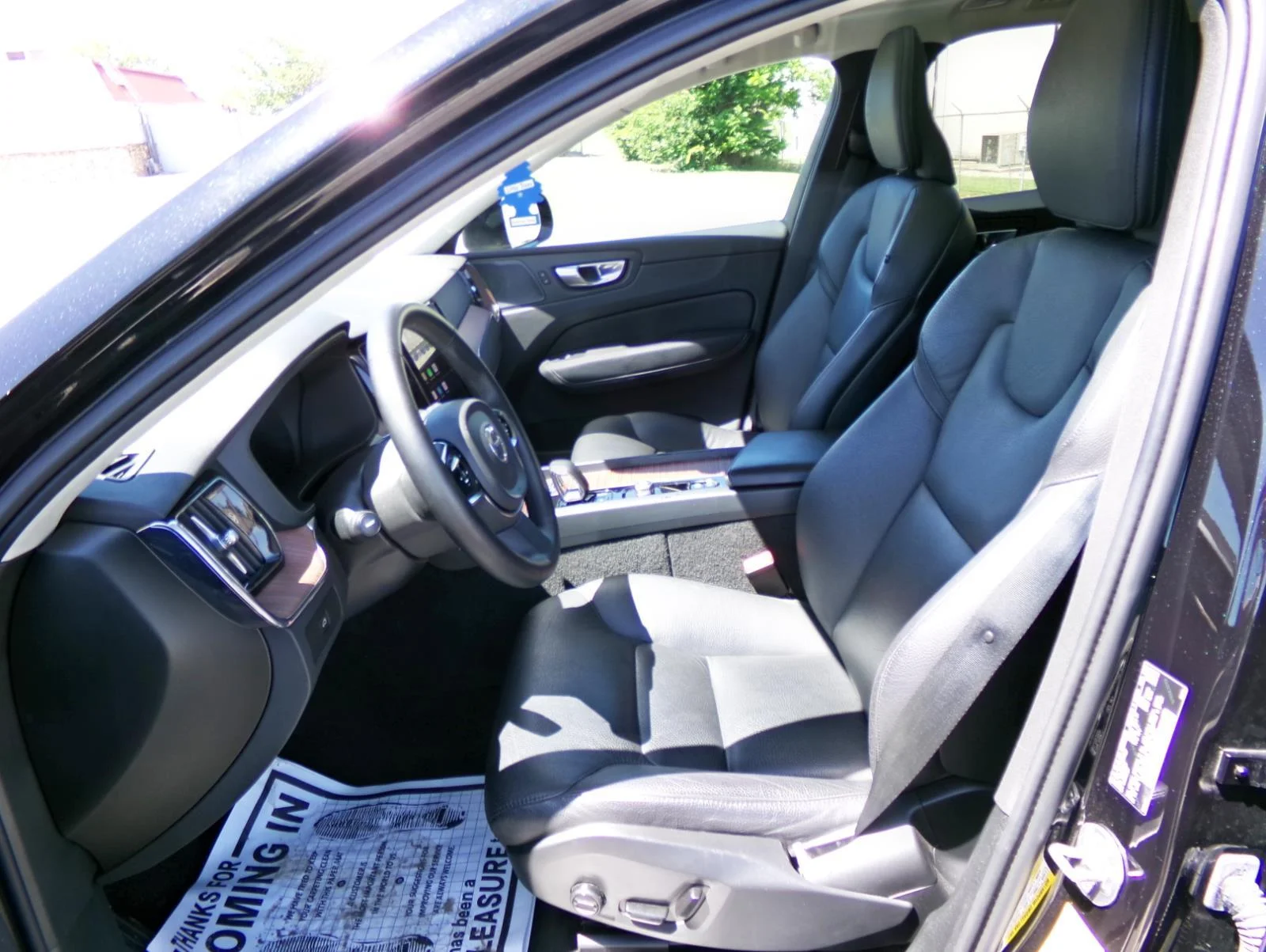 Used 2024 3500 Volvo Plus Dark Theme image 12