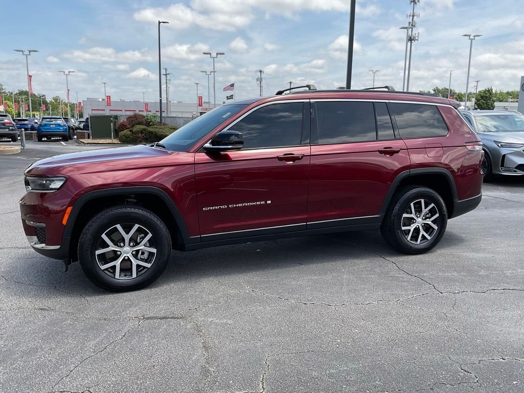 Used 2024 Red Jeep Limited image 4