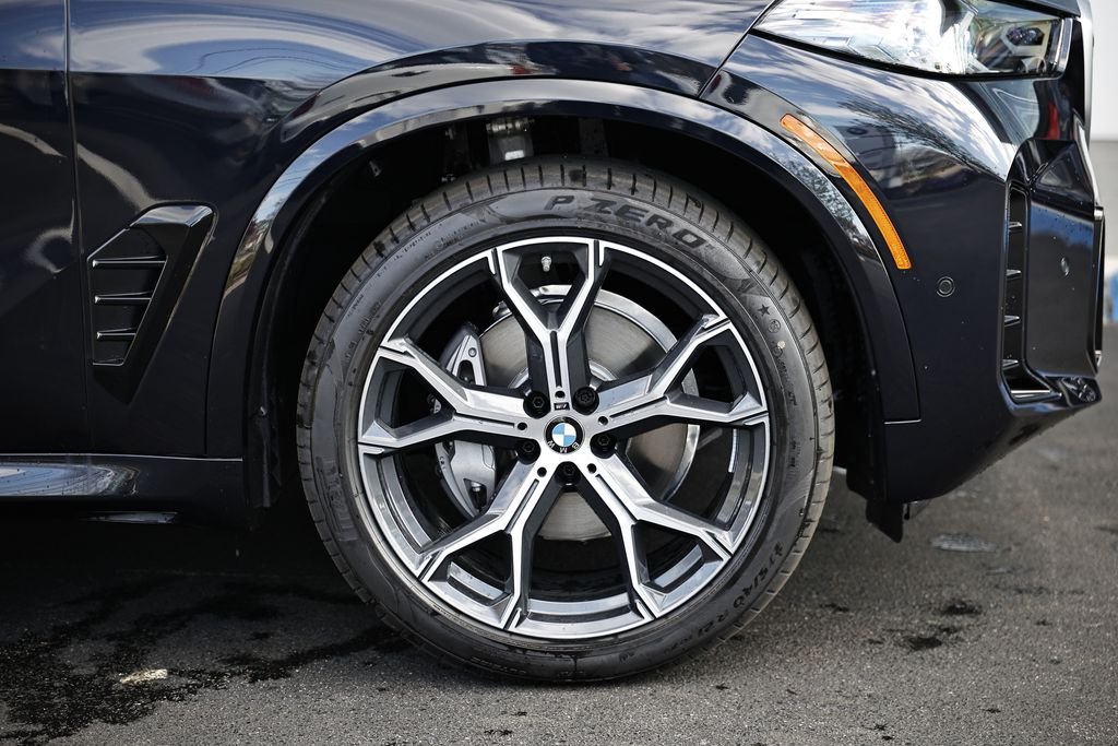 New 2026 Carbon Black BMW xDrive40i image 5