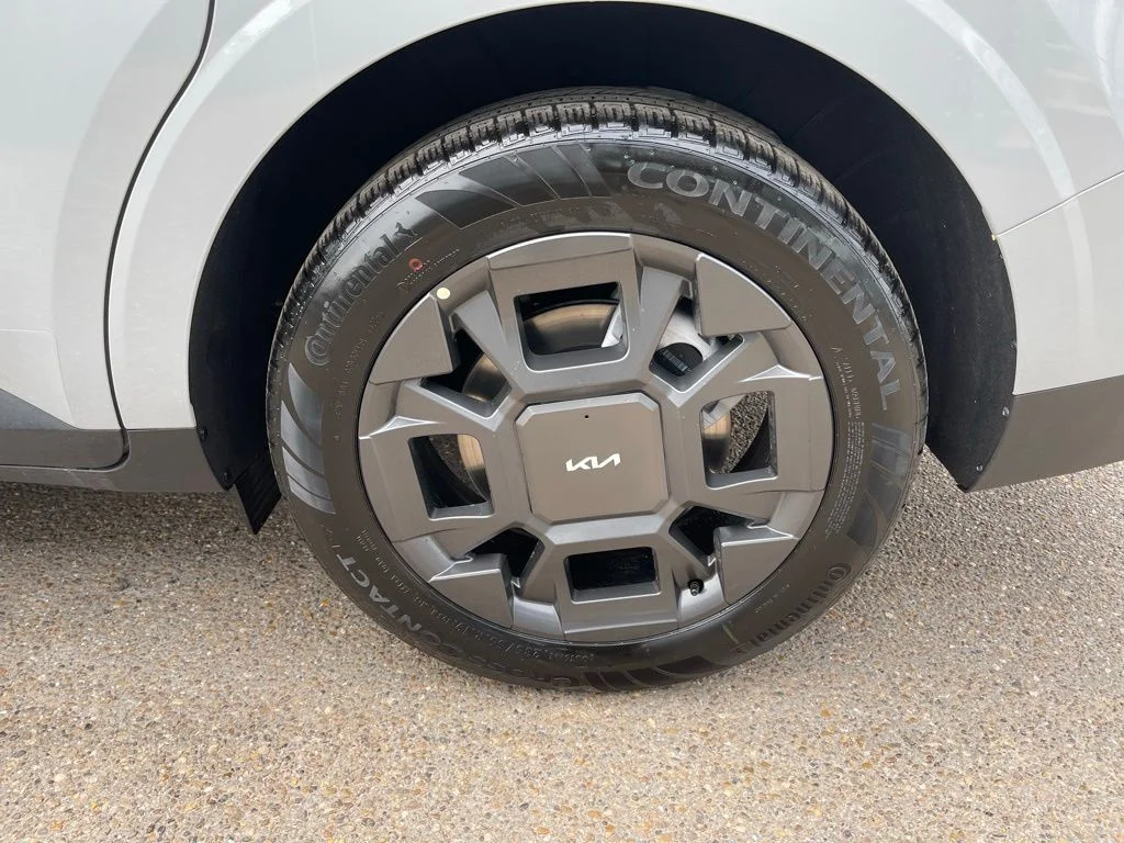 New 2026 White Kia EX image 32