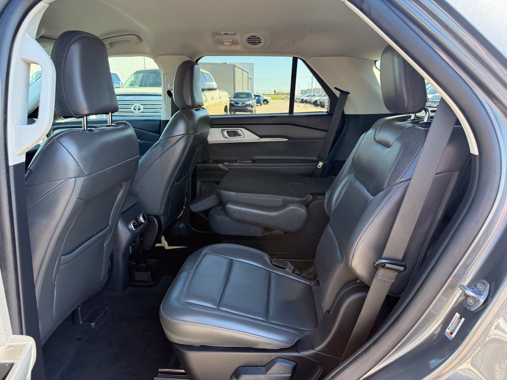 Used 2025 Gray Ford Active image 7