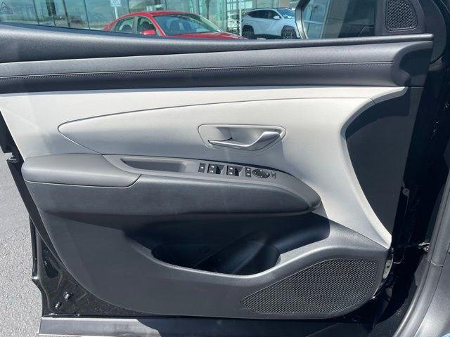 New 2026 Black Hyundai SE FWD image 10