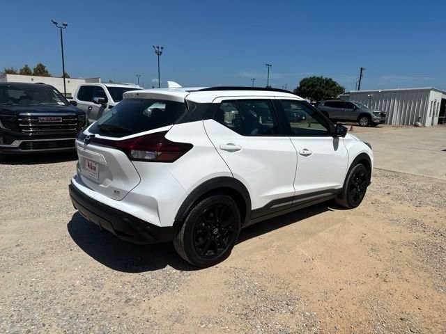 Used 2023 White Nissan SR image 13