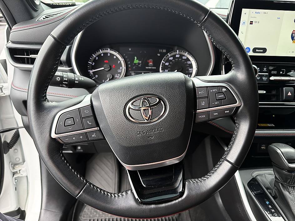 Used 2023 Wind Chill Pearl Toyota XSE image 16