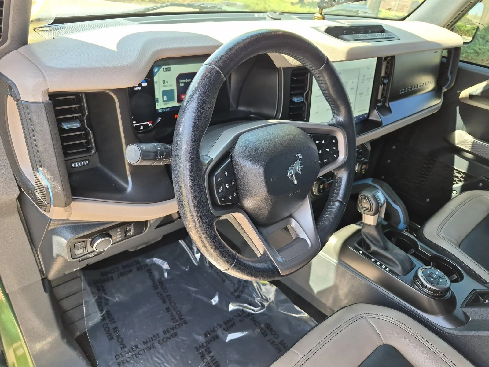 Used 2023 Eruption Green Metallic Ford Wildtrak image 10