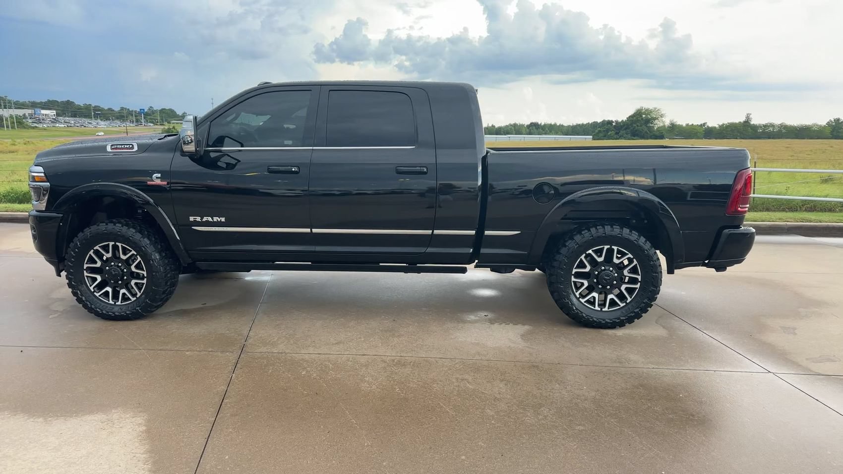 Used 2026 Diamond Black Crystal Pearlcoat Ram Limited image 6