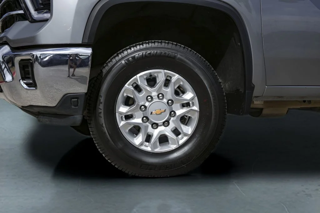 Used 2025 Gray Chevrolet LTZ image 4