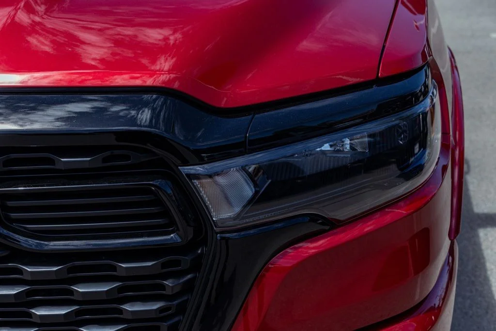 New 2026 Molten Red Pearl-Coat Exterior Paint RAM Big Horn Night Edition image 10