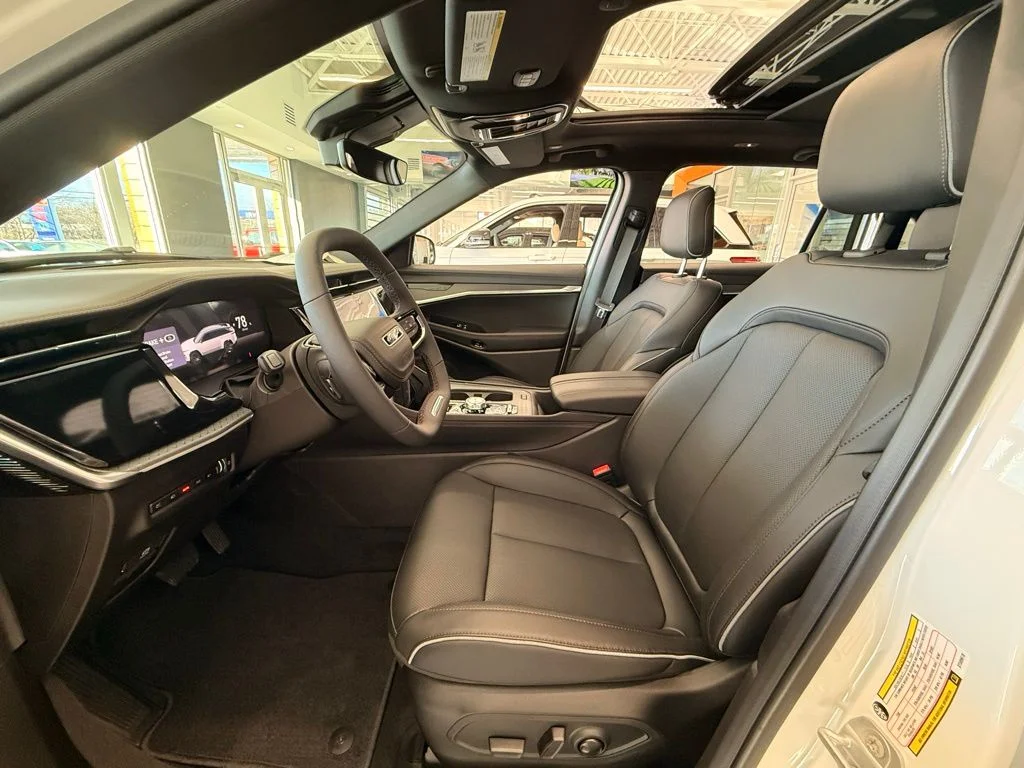 2025 Jeep Wagoneer S Limited - Photo 10