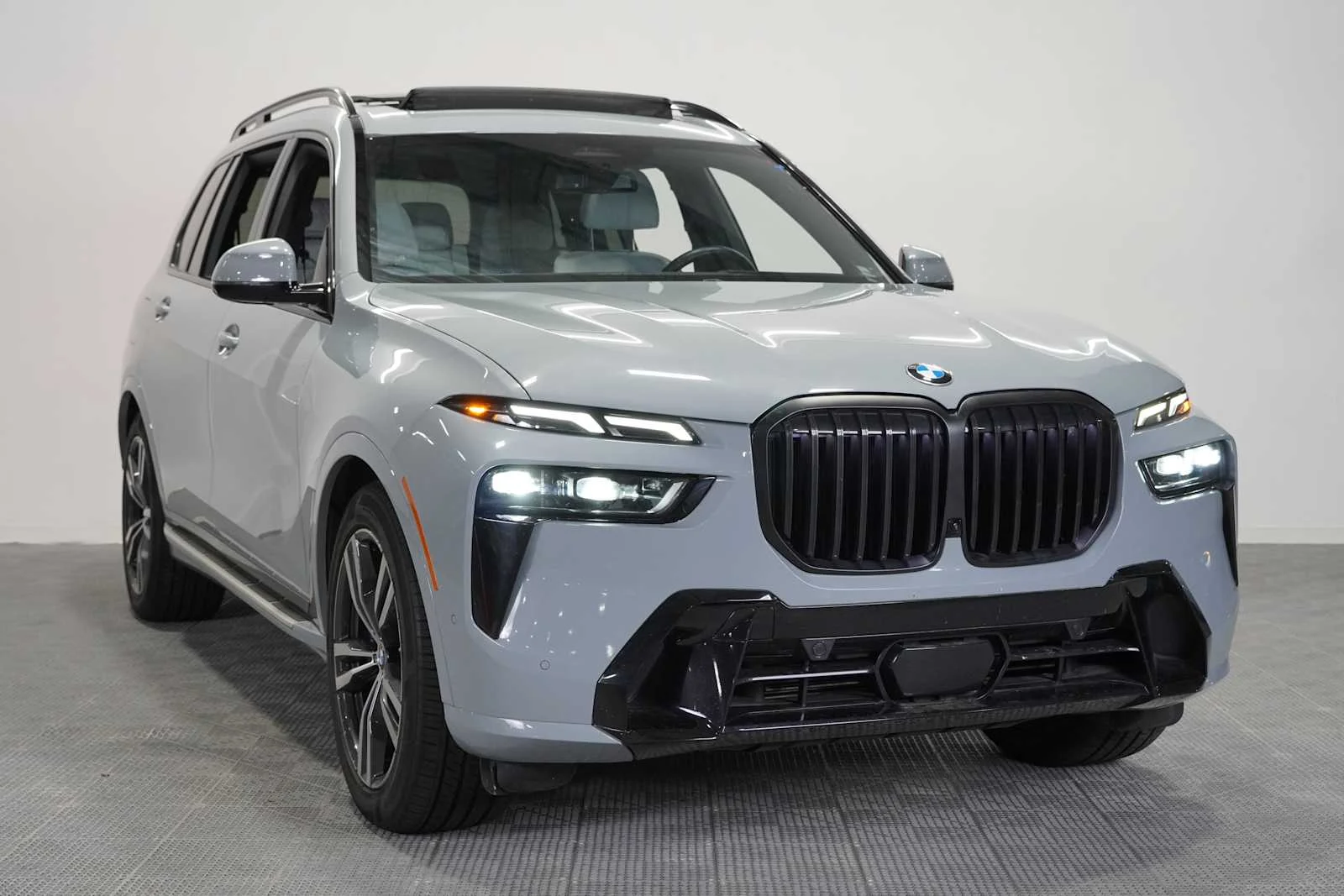 Used 2026 Brooklyn Grey Metallic BMW xDrive40i image 3