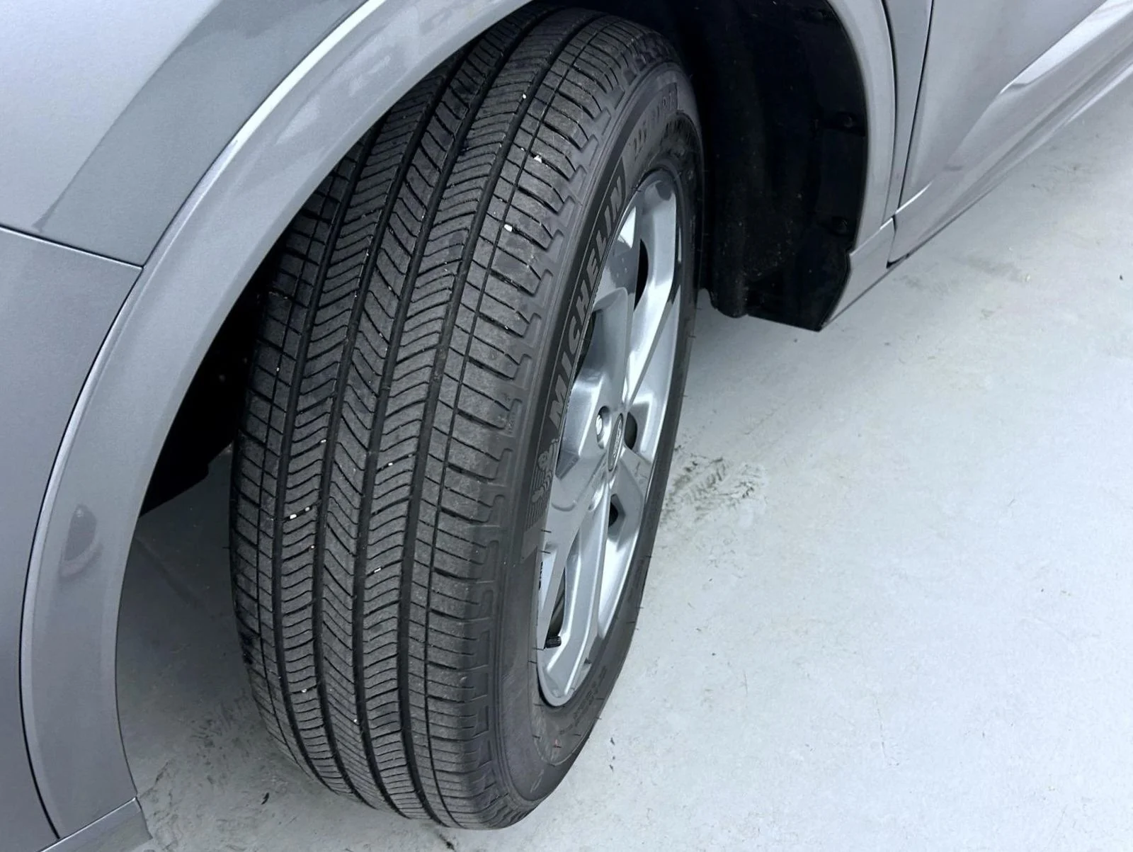 Used 2023 Gray Ford ST-Line image 24