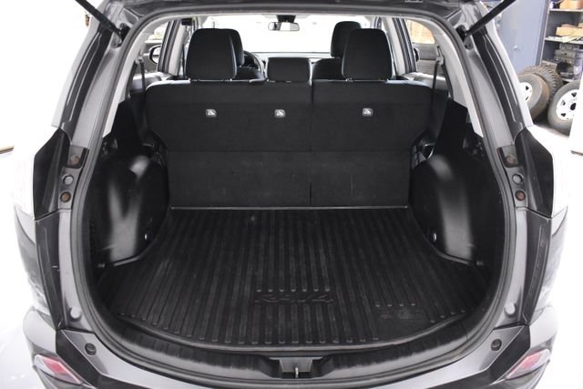Used 2018 Gray Toyota LE image 12