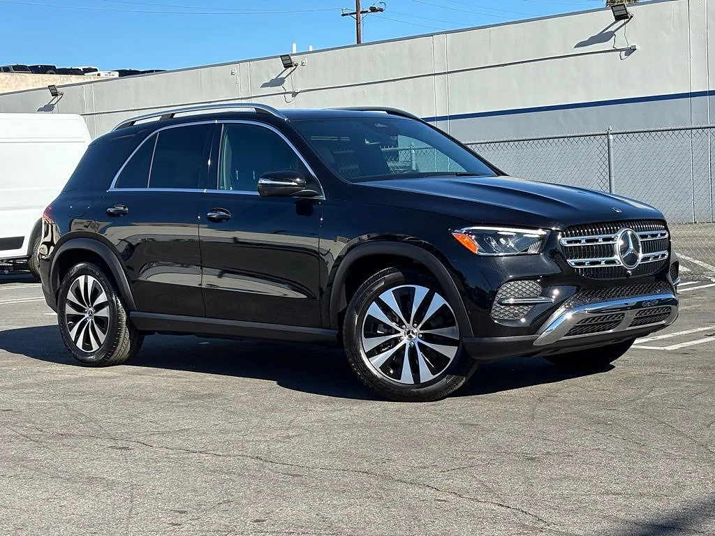 Used 2025 Black Mercedes-Benz GLE 450 4MATIC® image 1