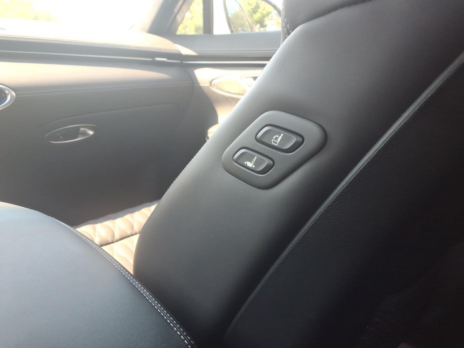 Used 2025 Uyuni White Genesis 3.5T Sport image 19