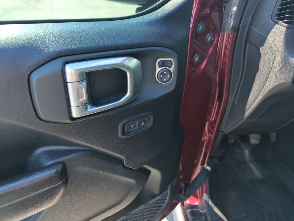 Used 2021 Red Jeep Unlimited Willys image 18