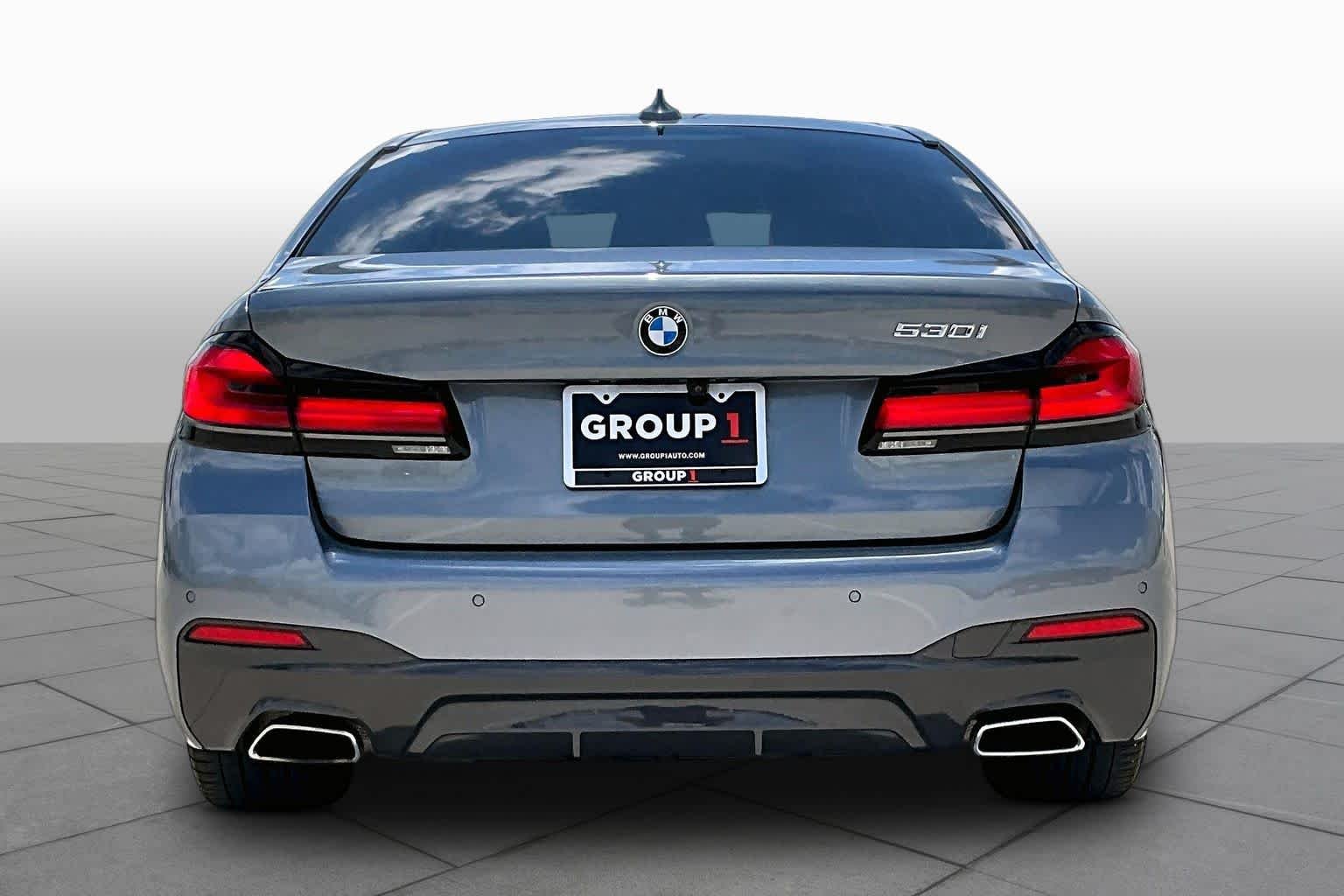 Used 2022 Bluestone Metallic BMW 530i image 5