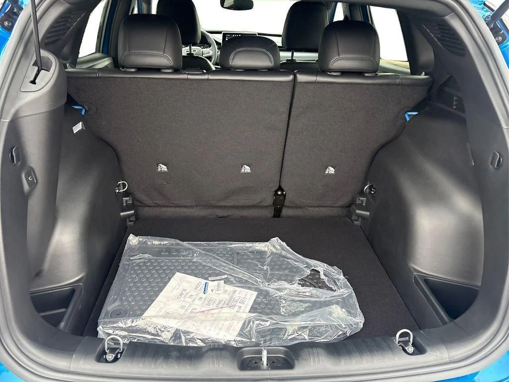 New 2026 Hydro Blue Pearlcoat Jeep Latitude Altitude image 11