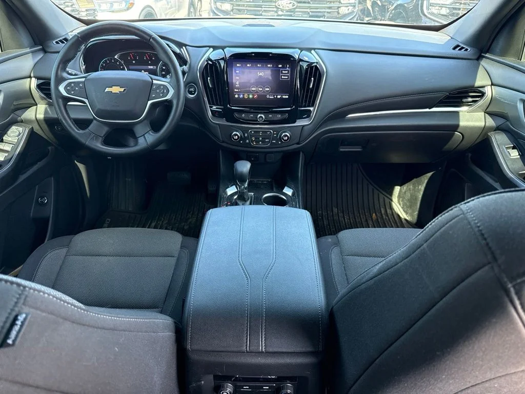 Used 2023 Silver Sage Chevrolet LT image 11