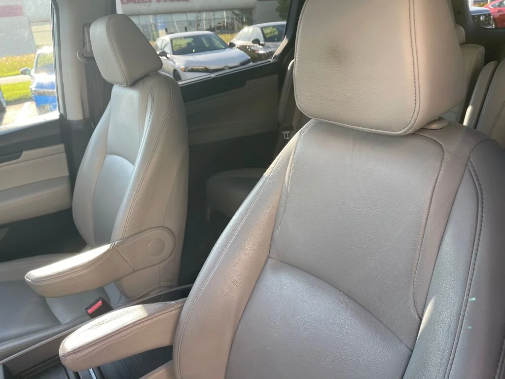 Used 2022 Lunar Silver Metallic Honda EX-L image 6