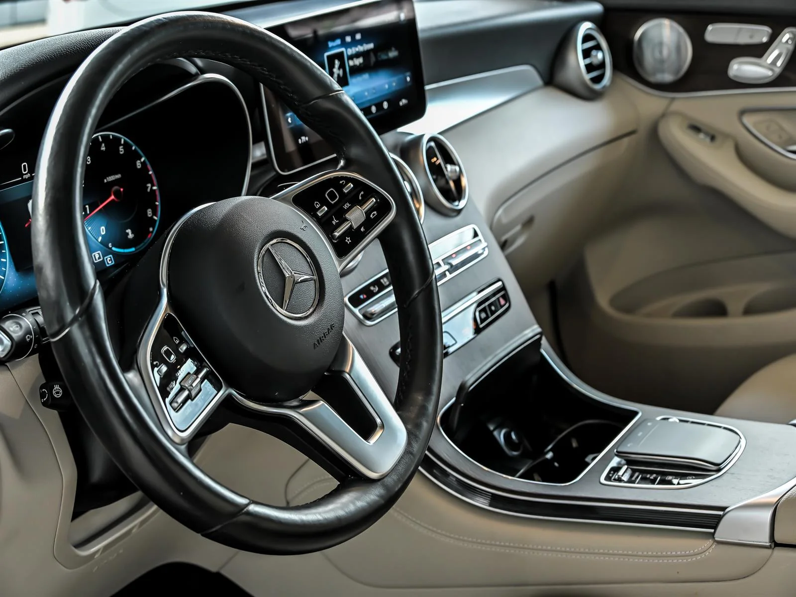 Used 2020 Blue Mercedes-Benz GLC 300 4MATIC® image 17