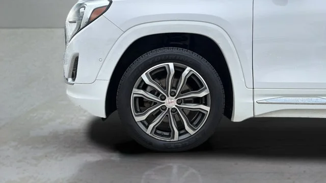 Used 2020 Summit White GMC Denali image 14