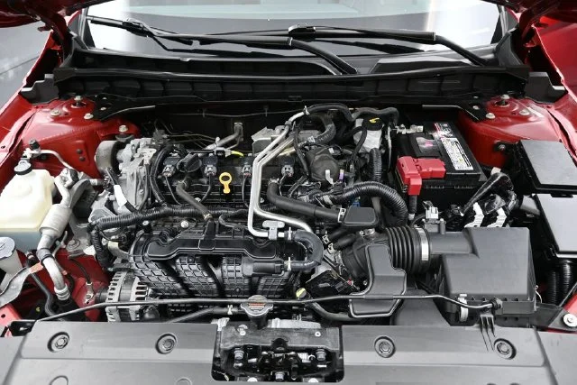 Used 2023 Red Nissan 2.5 SR image 27